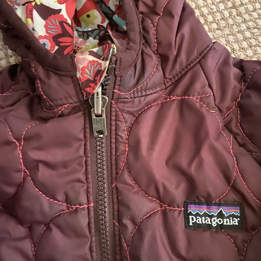Patagonia Reversible Kids Quilted Jacket - Brown/floral 2T-4T - Picture 2 of 5
